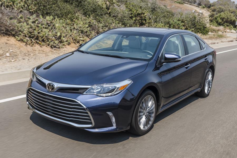  Toyota Avalon 2016 года  (фото 16 из 21)